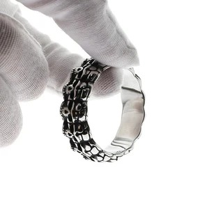 imgi_33_satans-crown-goth-glans-ring-794293_300x