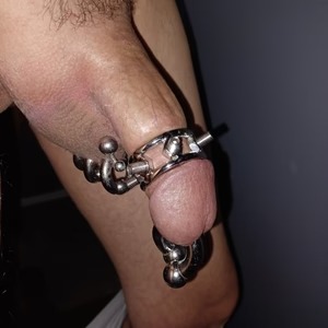 imgi_37_spiked-glans-ring-621437_300x