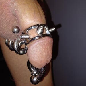 imgi_38_spiked-glans-ring-767667_300x