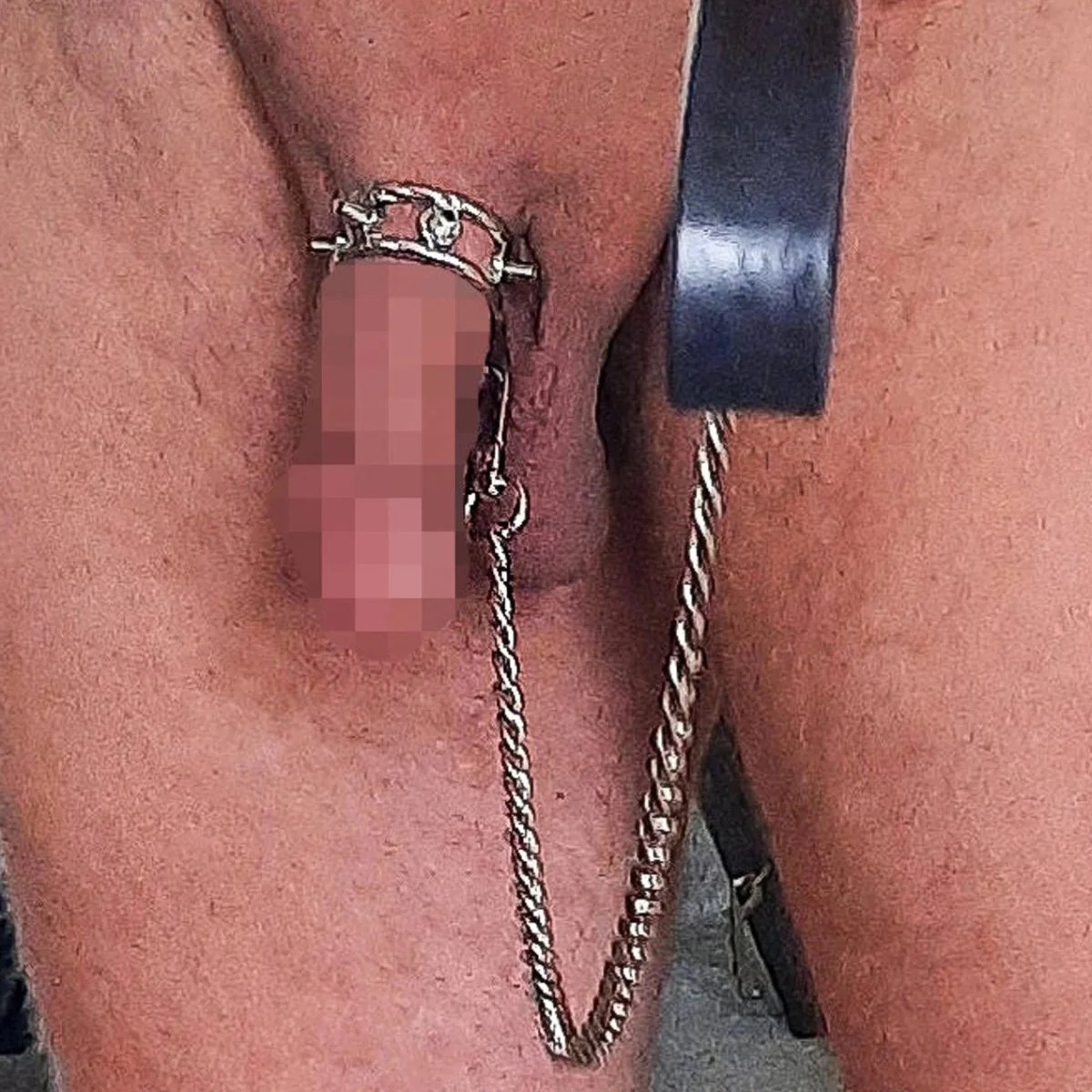 imgi_73_spiked-penis-ring-with-a-leash-691512_2000x