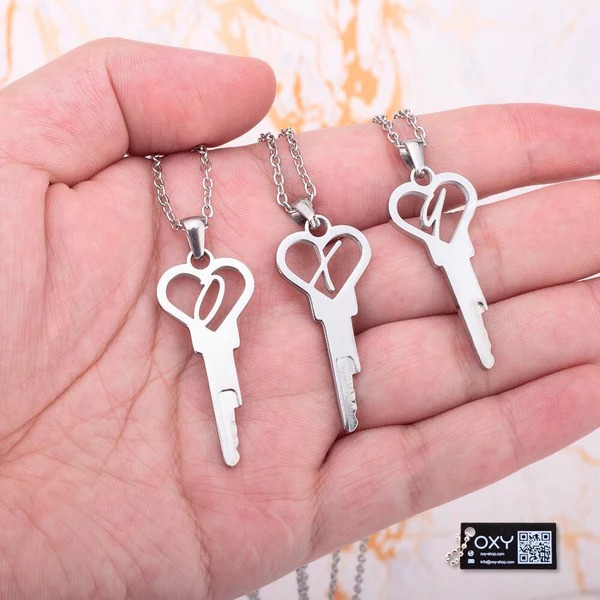 Exquisite Personalized Heart Key Necklace – Unique A-Z Customization for Discreet Elegance & Trust