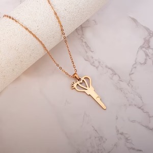 imgi_39_queen-heart-shaped-key-necklace-personalized-letters-168017_300x