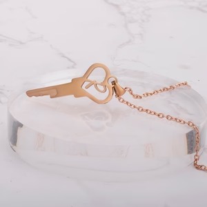 imgi_40_from-a-to-z-personalized-heart-shaped-key-necklace-509917_300x