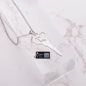 imgi_40_queen-heart-shaped-key-necklace-personalized-letters-443931_300x (1)